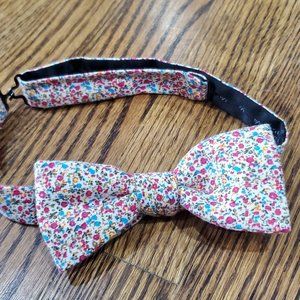 Penguin floral bow tie